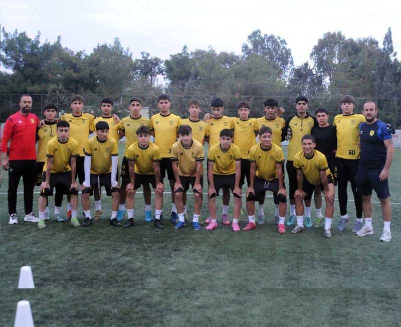 Adana 01 FK U-16 takımının hedefi ilk ikiye girmek