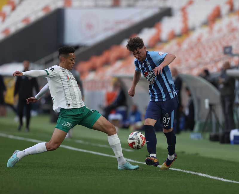 Demirspor sahasında Iğdır'a 6-1 yenildi