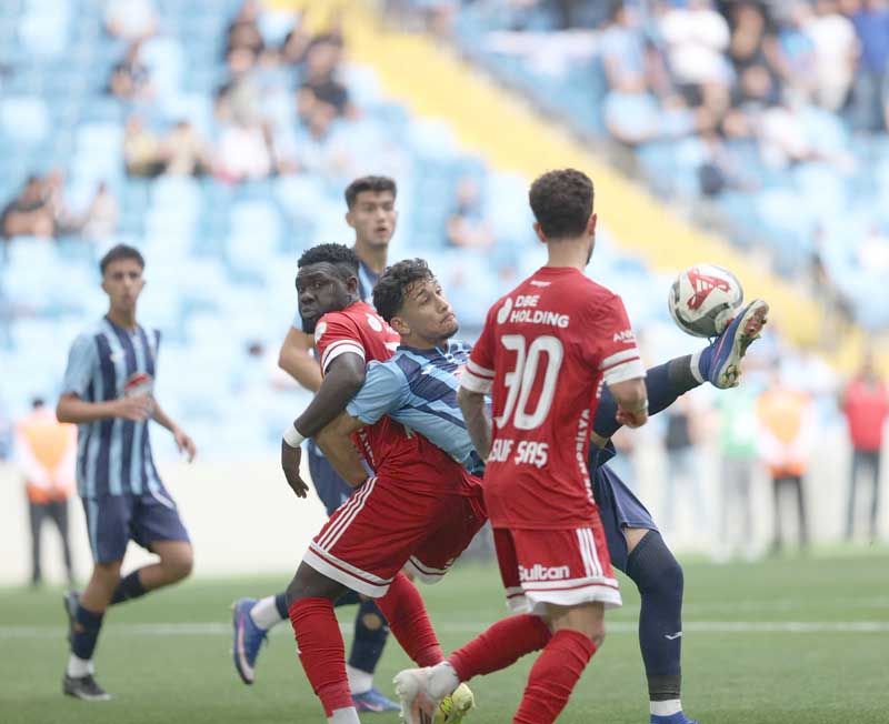 Demirspor, Ümraniyespor'a 3-1 kaybetti