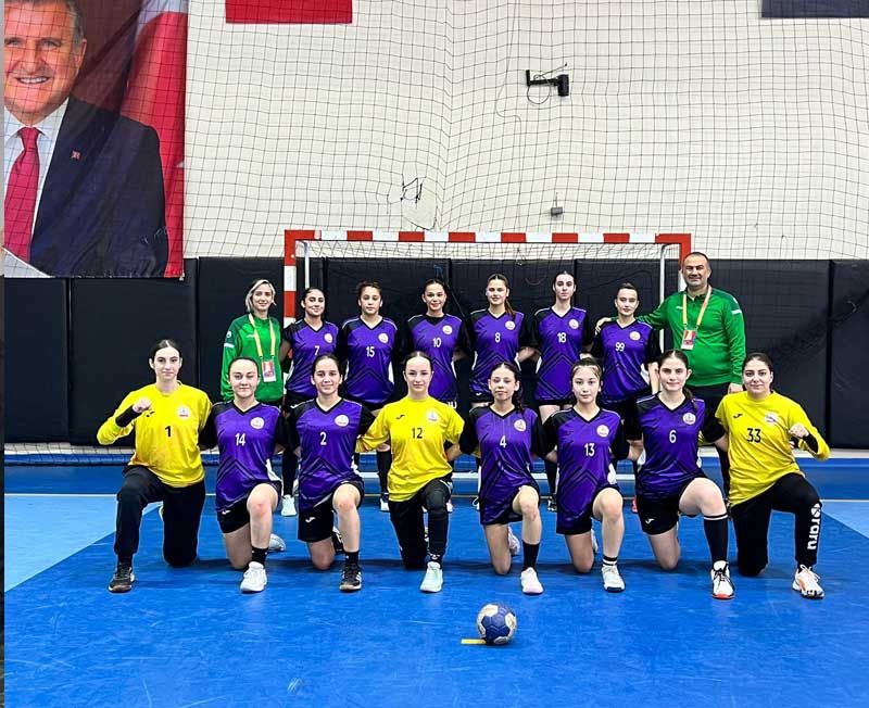 Adana Şehit Ahmet Mehmet Oruç Spor Lisesi'nden kritik galibiyet: 42-26