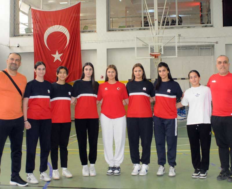 Spor Lisesi Hentbol Kadın Takımı 1.lig’in en genç takımı