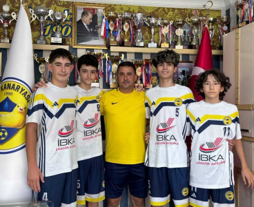 Adana Fenerbahçe Futbol Okulu'ndan 4 Futbolcu İstanbul'a gidiyor