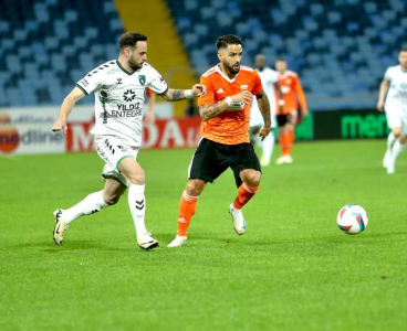 10 kişilik Adanaspor Kocaelispor'a da kaybetti:0-2