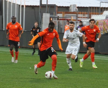 Adanaspor, Altay'ı yendi işi son haftaya kaldı:2-0