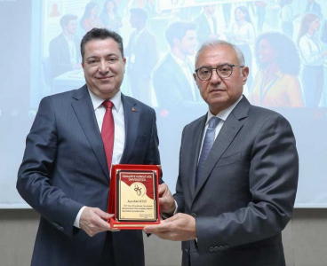 AOSB Başkanı Sütcü, Üniversiteli Gençlerle Buluştu