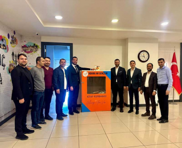 Birlik Vakfı Genç Birlik Adana Şubesi'nden ‘Kitap Kumbarası’ Kampanyasına Destek