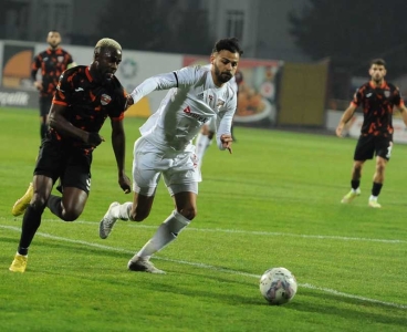 Adanaspor kötü oynadığı maçta Bolu'ya tek golle yenildi:1-0