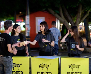 Burgerhome’dan Dünya Burger Günü’ne Anlamlı Dokunuş: “Burger Paylaştıkça Güzel!”