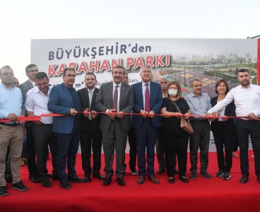 Büyükşehir Karahan Sağlıkçılar Parkı'nın açılışını gerçekleştirdi