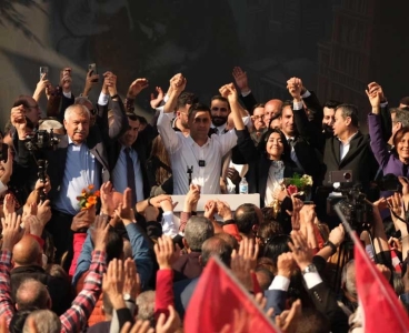 Emrah Kozay'ın seçim ofisi açılışına binlerce vatandaş katıldı