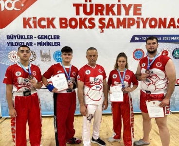Adanalı Kick Boks'çular Türkiye Şampiyonası'ndan başarıyla döndüler