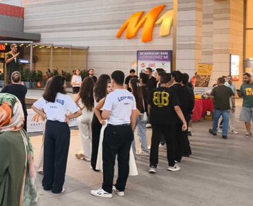 M1 ADANA AVM’DE AIESEC İLE KÜLTÜREL PANAYIR