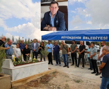 Gazeteci Mustafa Özgür ölüm yıldönümünde kabri başında anıldı