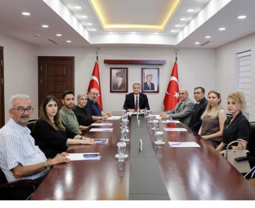 YÜREĞİR’DEKİ YENİ EĞİTİM YUVASINA “SERHAT KAVİ ANAOKULU” İSMİ VERİLDİ