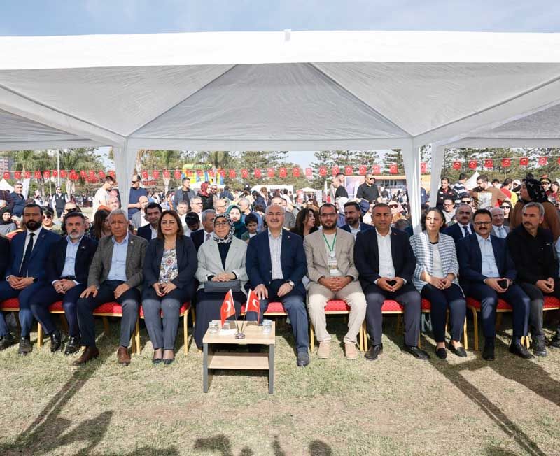 Vali Köşger, Bağımsız Aile Festivali Açılış Törenine Katıldı