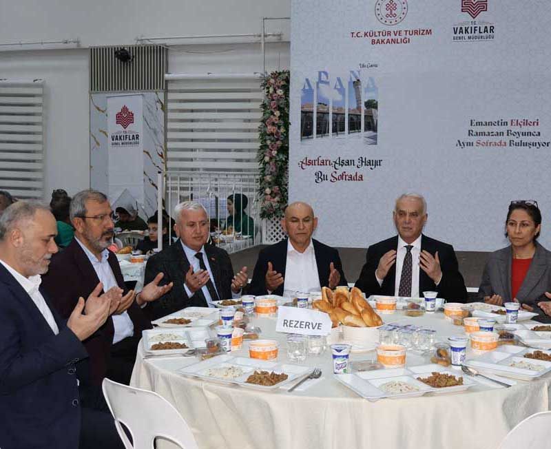 Başkan Yusuf Kanlı, iftarda vatandaşlarla bir araya geldi