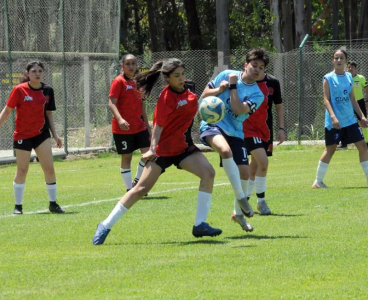 5 Ocak Demirspor-Adanagücü maçı dostça bitti: 1-1