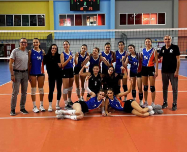 Büyükşehir Belediyespor Voleybol, Tarsus'tan şen dönüyor:3-0