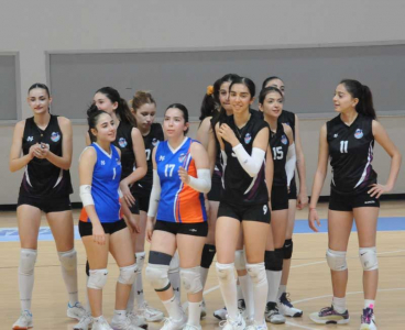 Büyükşehir'in genç kadrosu Hatay Voleybol'a direnemedi:0-3