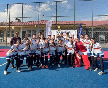 Adana Şehit Ahmet Mehmet Oruç Spor Lisesi Türkiye Genç Kızlar Hokey Şampiyonu Oldu