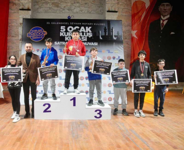 Seyhan’da Satranç Hamleleri Kurtuluş Ruhuyla Atıldı