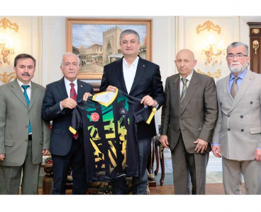 Vali Yavuz’dan 13. Uluslararası Veteranlar Masa Tenisi Turnuvası’na destek