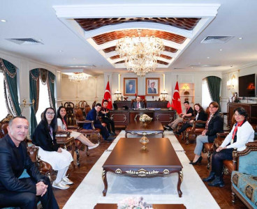 Adana Valisi Köşger'e anlamlı ziyaret
