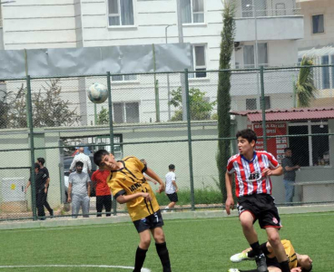 Gençlerbirliği, Vefa 01 Spor'u 4-1 yendi, play offa kaldı